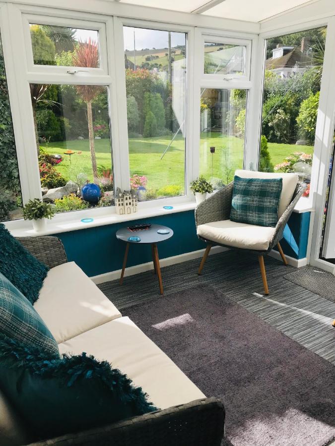 Sunnyside - Large Seaside Home With Views And Hot Tub Prestatyn Exterior photo