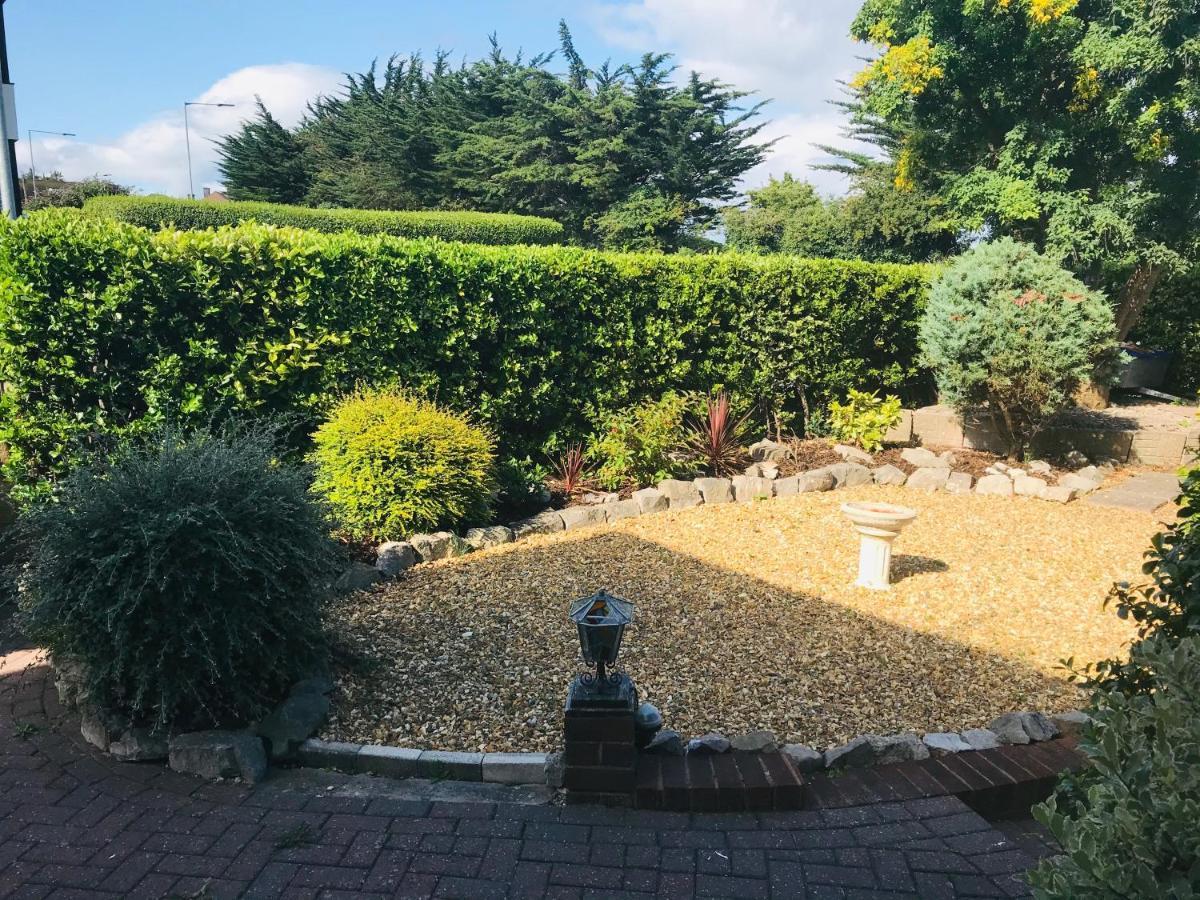 Sunnyside - Large Seaside Home With Views And Hot Tub Prestatyn Exterior photo